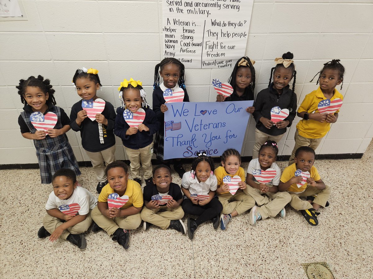 Mrs. Warren and Ms. Davis’ class loves and thanks all Veterans for their service ❤️🤍💙