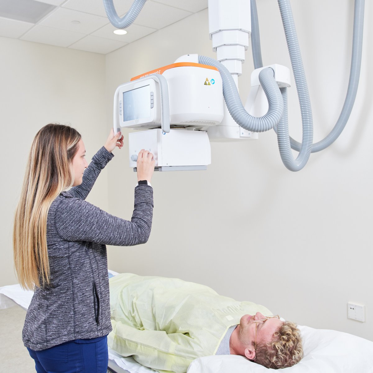 schoolcraftnow's tweet photo. Happy Radiologic Technology Week to all the incredible Rad Techs! Did you know you can kickstart your journey in this field at Schoolcraft College? Learn more about our program here: https://t.co/5rmRYx7J3I #RadTechWeek #MedicalImaging #FutureInHealthcare #OcelotPride https://t.co/QaXM28w6di