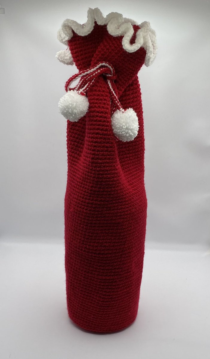 hookedbydebbie's tweet photo. Crochet gift bag for bottles, jars or sweets. Follow link for free easy beginners tutorial.

https://t.co/0cpjR4dpox https://t.co/GpTrWZYPGy