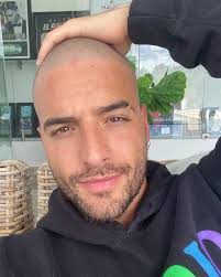 funkrryy's tweet photo. Maluma camino para que Harry corriera https://t.co/LWPMIgilMK