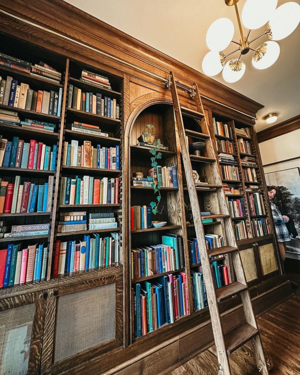 Castle tours are back! Experience the history and design behind this unique fixer upper with an hour-long guided tour—book yours at magno.li/castletours! #VisitMagnolia 📷: Mariela, Kristen
