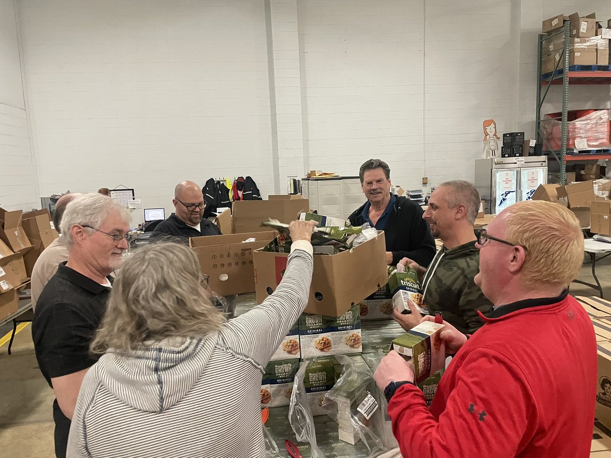 Sara Hobbs (@shobbs610) on Twitter photo Awesome Team Depot/Team Building volunteer event today with my amazing team. Thank you to Akron Food Bank for allowing us to come spend time. Hopefully we weren’t too loud 😂 <a href="/julescommon/">Julia Common</a> <a href="/John_Lerch/">John Lerch</a> @yojharisA <a href="/Crosscheck14/">Mark Niehus</a> <a href="/penne_quincy/">Quincy Penne</a> Awesome Team Depot/Team Building volunteer event today with my amazing team. Thank you to Akron Food Bank for allowing us to come spend time. Hopefully we weren’t too loud 😂 <a href="/julescommon/">Julia Common</a> <a href="/John_Lerch/">John Lerch</a> @yojharisA <a href="/Crosscheck14/">Mark Niehus</a> <a href="/penne_quincy/">Quincy Penne</a>
