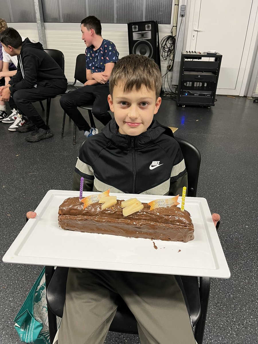 EccoMFL's tweet photo. Quick hello 👋 before the party 🎈 and our birthday boy with his cake! Happy 13th! 🎂 #EccoInParis2023 https://t.co/6ldLAhenxT