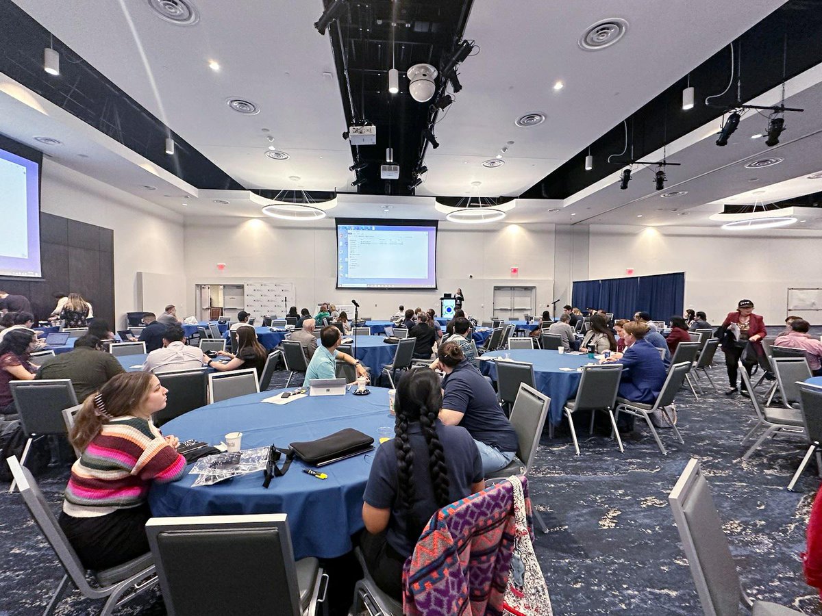 UTSAmmi's tweet photo. So great to see the #UTSAMMI community sharing their developments & discoveries alongside their peers from @txbiomed @uthealthsa @SwRI @UTHealthSA_GSBS and other institutions at the 2023 Annual Vaccine Development Center of San Antonio Conference at @UTSA
#utsa #VDCoSA #stceid https://t.co/B1GaTS8Ghf