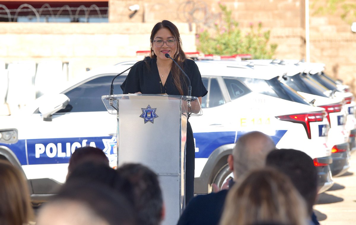 elchiltepin's tweet photo. #Hermosillo Hoy inició @tonoastiazaran con el sistema fotovoltaico y de almacenamiento en electrolinera Comandancia Cortijo.Fundación BASE donó 30 mil dólares a un proyecto de la @amecchmo que liderea @cneudert y es la segunda comandancia para cargar las patrullas eléctricas https://t.co/gLgAHbifAB