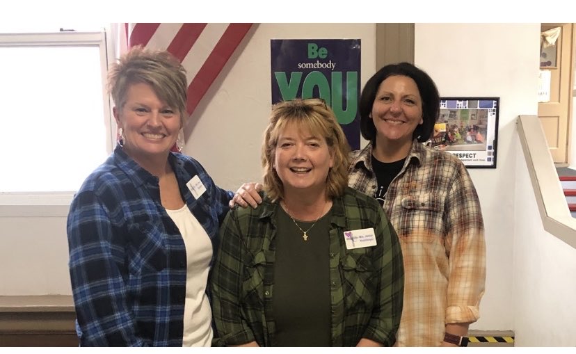 SherriElliott82's tweet photo. Immaculate Conception School had an exceptional ⁦@MOSWPBS⁩ Walk Through! Today was “plaid”itude for gratitude today! ⁦@HOMRPDC⁩ ⁦@CenterOnPBIS⁩ ⁦@midwestpbis⁩ ⁦@MizzouEducation⁩ https://t.co/8bVo52UiHM