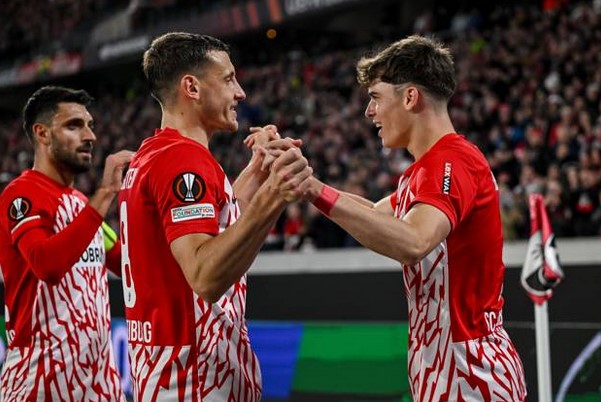 BuLi_Benny's tweet photo. Large victoire pour Freiburg, aussi méritée que l'indique le score. Ça passe aussi pour Leverkusen et Frankfurt
FREIBURG - BACKA TOPOLA 5-0
QARABAQ - LEVERKUSEN 0-1
HJK HELSINKI - EINTRACHT FRANKFURT 0-1
#UEL #UECL #SCFTSC #QARB04 #HJKSGE https://t.co/wSUVxHdyRj