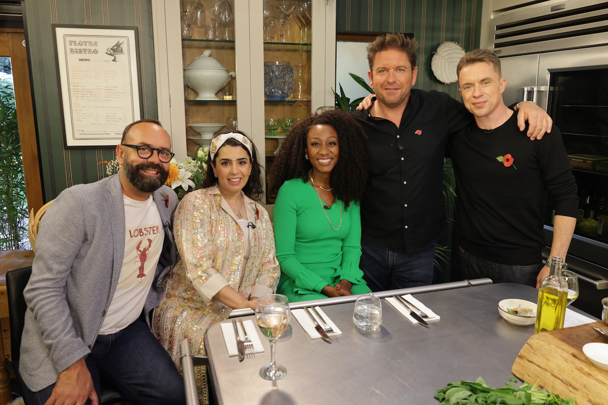 This Saturday @jamesmartinchef is joined by singer and West End star @Beverleyknight. There are with recipes for cheeseburgers, tapas and cod and dishes from chefs @Jose_Pizarro and @jamestanner01 and @dipnaanand serves up a Diwali feast! 9.30am @ITV