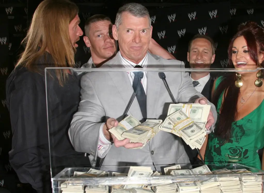 Controversial WWE boss Vince McMahon showing off bundles of money | ZUMA Wire, IMAGO