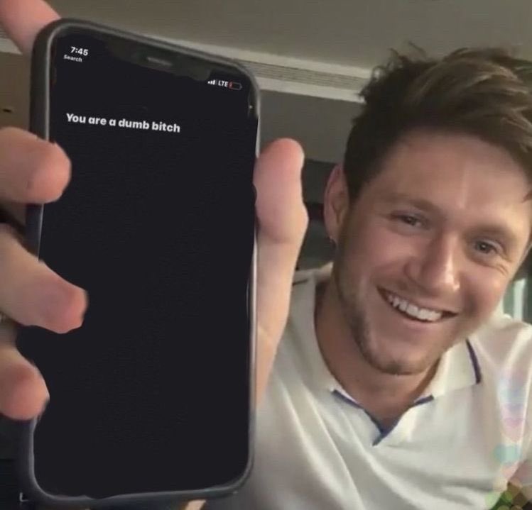 niallharrytour's tweet photo. texting harry rn like: https://t.co/K19CwSZAC3