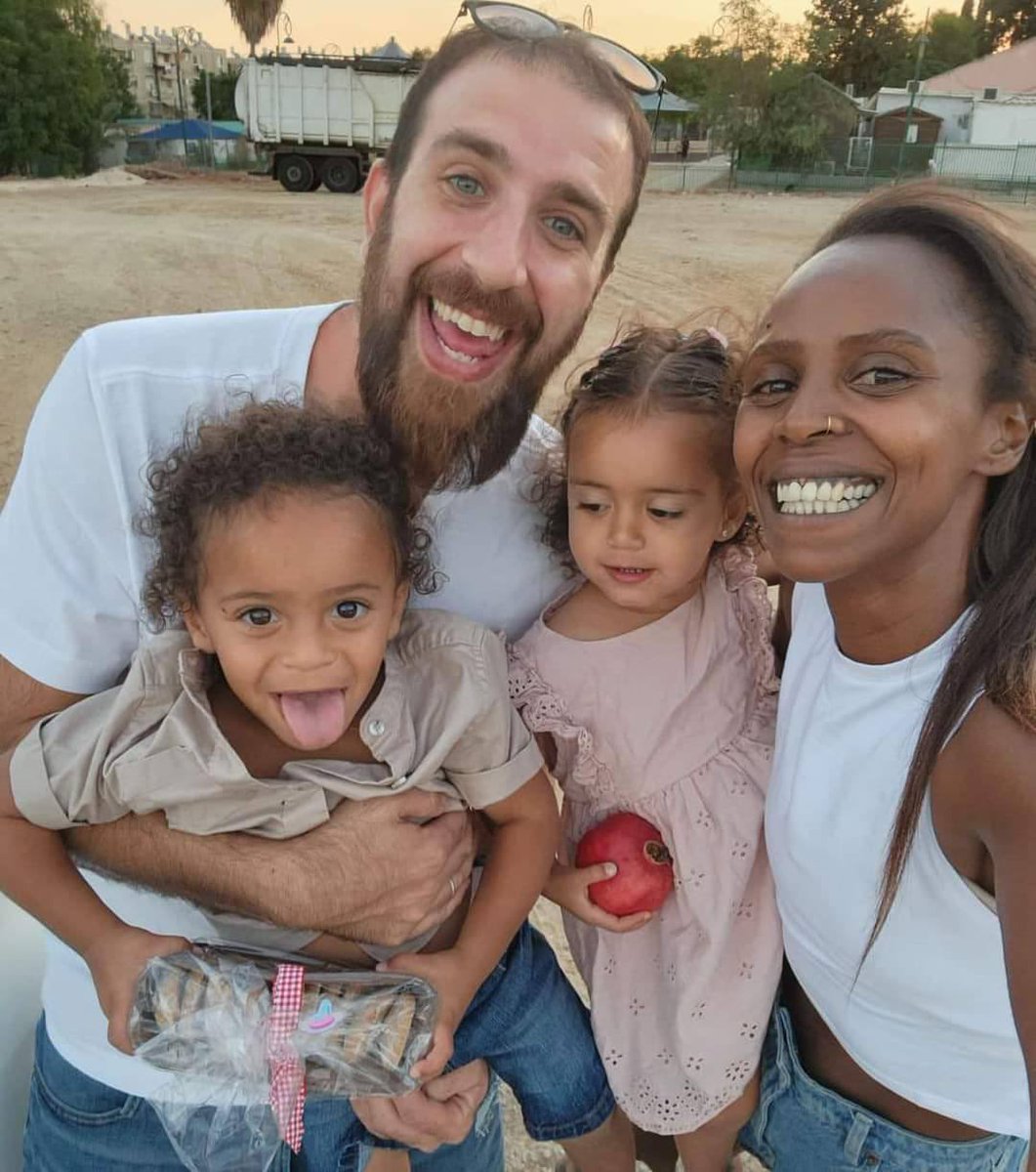 Oren Goldin, a father of two, who was believed to be kidnapped by Hamas, was just declared dead.

He leaves behind him a crushed wife, Oshrit and their twins. 

May his memory be a blessing 💔