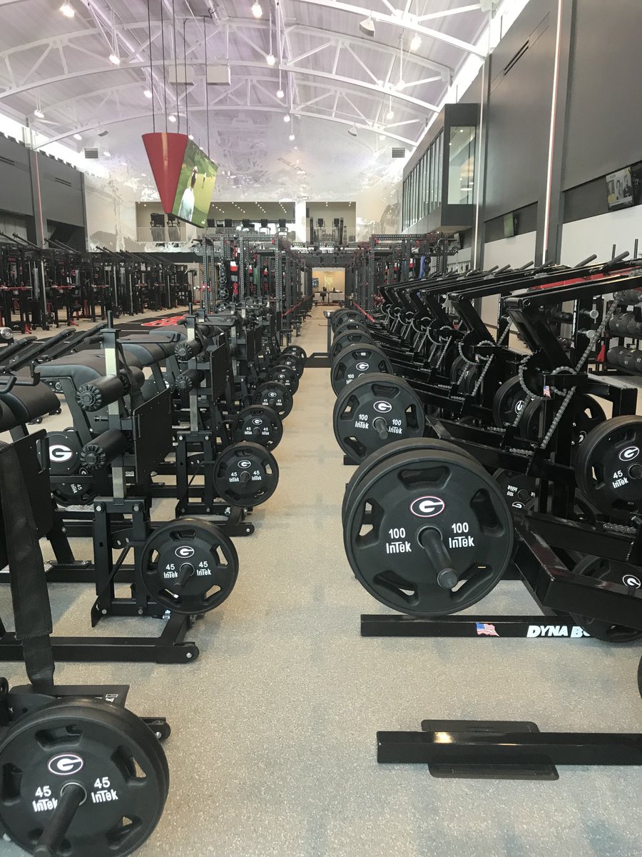 How much weight is in the UGA Football weight room? All of it….. #dawgs #rawamericanperformance #intekstrength #intek #weightroom #strengthandconditioning ⁦@coach_sinclair⁩ ⁦@GeorgiaFootball⁩