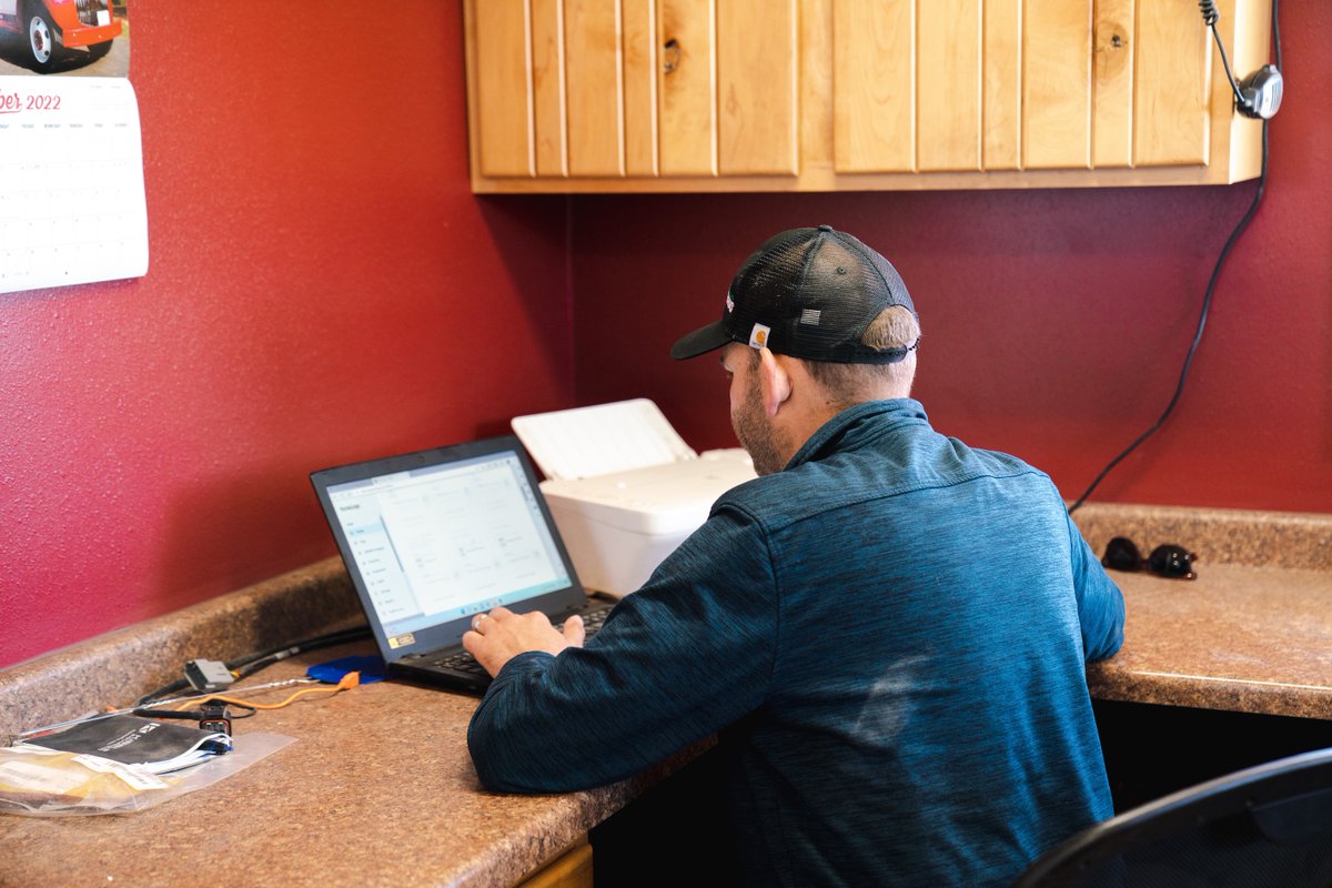 GrainBridge's tweet photo. Dive deeper into your scale tickets! 📈 At your computer, view scale tickets applied to contracts and settlements.  GrainBridge has been retired. Get logged in ADM FarmView today!  https://t.co/1cMkVE30tf @admfarmservices https://t.co/0hWf7Pj7sa