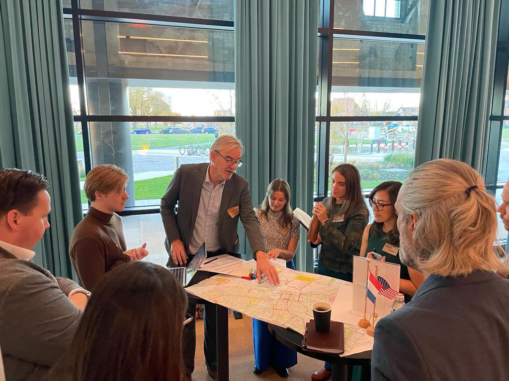 Did you know that Amsterdam has a floating neighborhood called Schoonschip?

This is a prototype for showing how #NeighborhoodDesign can create circular and resilient neighborhoods that are attractive.

Let’s discuss! #UrbanDialoguesDetroit