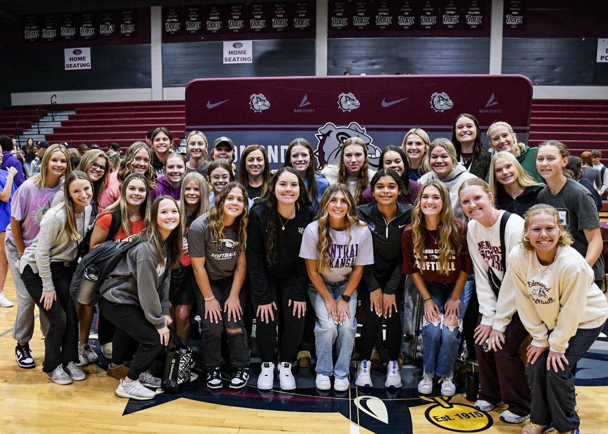 Lady Dogz Softball tweet media