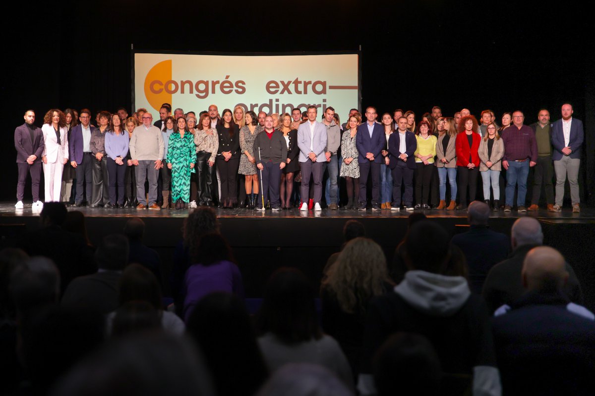 Democrates_and's tweet photo. 🟠El Congrés Extraordinari celebrat aquesta nit, i que ha comptat amb l'assistència de més de 250 persones, ens ha permès validar les candidatures per a les Eleccions Comunals del 17 de desembre
💪Serem presents a les 7 parròquies, fet que demostra la nostra força com a partit https://t.co/82LJjsCrkZ