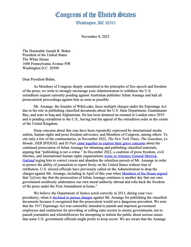 wikileaks's tweet image. New: Bipartisan group of 16 members of Congress call to end proceedings against WikiLeaks publisher Julian Assange who is facing a 175 year sentence if extradited to the US #FreeAssange #JournalismIsNotACrime
