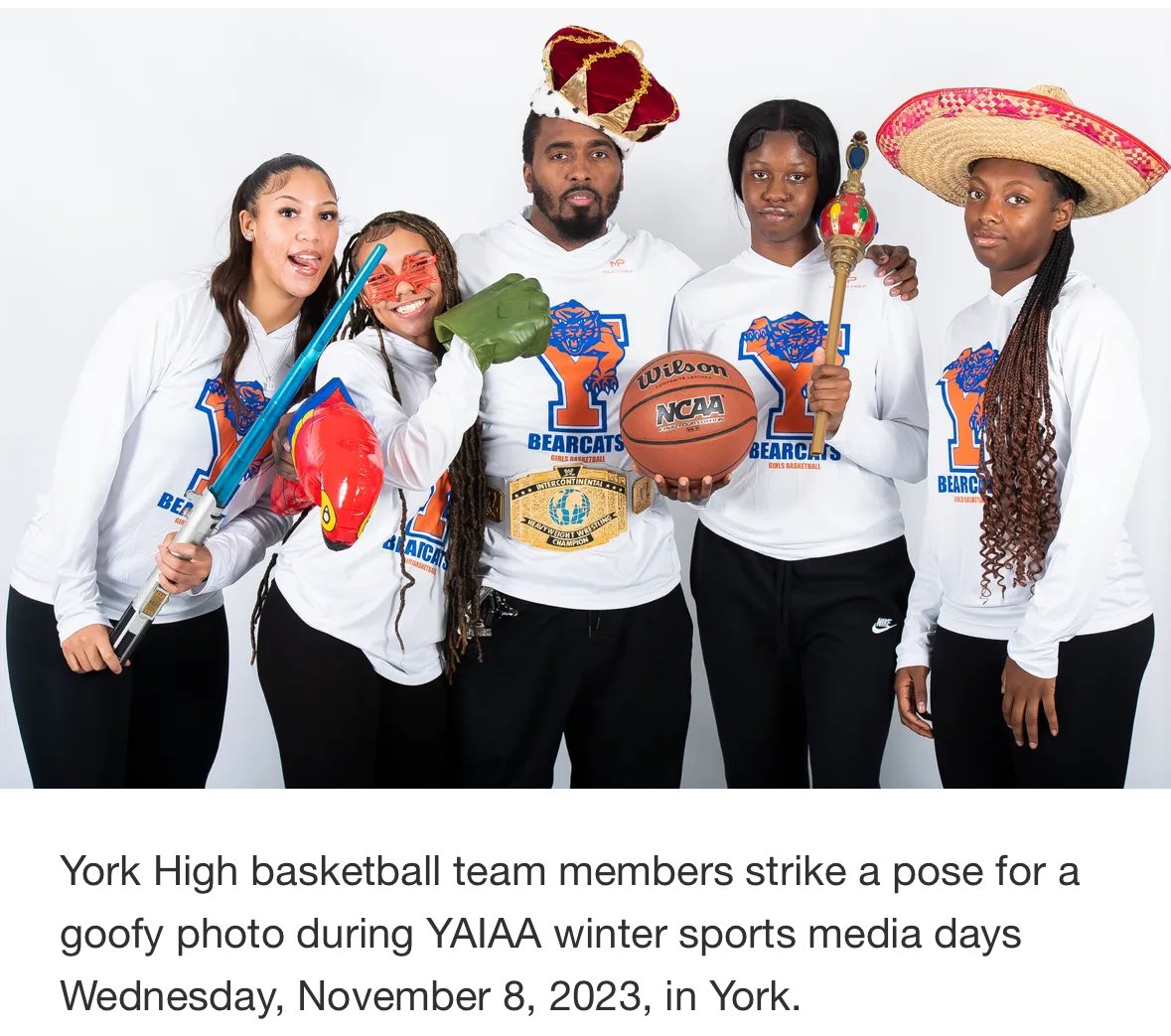 YBearcats's tweet photo. 🧡💙 #LadyBearcats https://t.co/uawkez1G7f