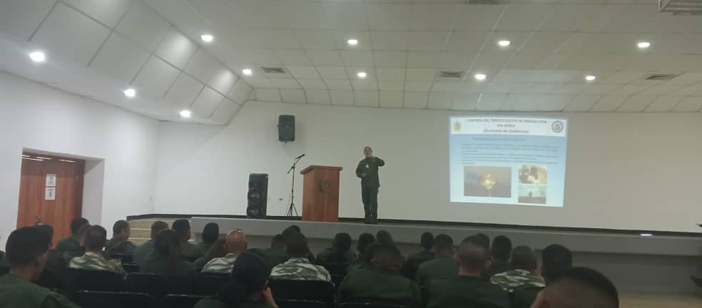 #9NOV23 Culminó el Taller sobre el uso indebido de drogas dictado en el teatro del Batallón Caracas, dictado por Director Antidrogas de la INGEFANB, Fiscal del Ministerio Público, Director General de Prevención del Uso Indebido de Drogas del SUNAD <a href="/rgarciazambrano/">ramon garcia</a> <a href="/ArmadaFANBVzla/">Armada_ve</a>