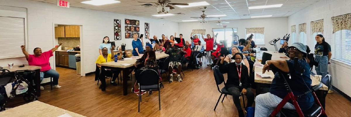 Dr. Angie Goins and her team of UHD students presenting and training seniors on tablets provided by an <a href="/AARP/">AARP</a> grant.  Making a difference in our community! <a href="/uhdowntown/">UHDowntown</a> <a href="/Rmartinez555/">Rosalinda Martinez</a> #UHD