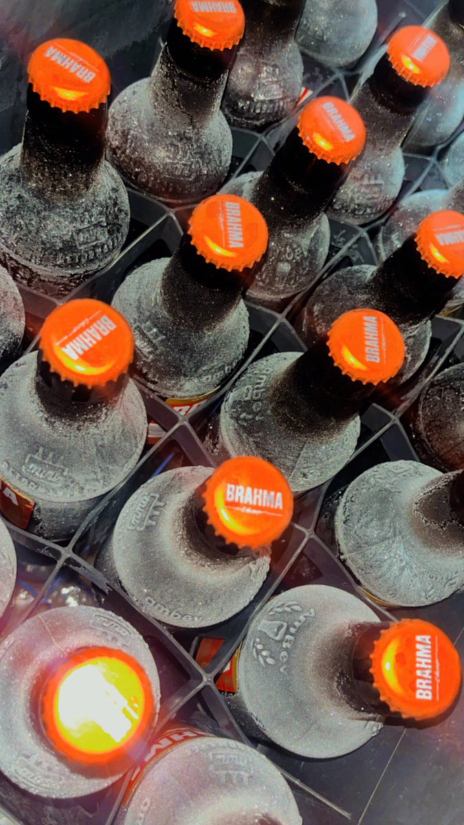 NicoleS1510's tweet photo. Calor desse, pede cerveja gelada 🔥🤤 vem pro bar do miolo. https://t.co/GyUOt5M4Lj