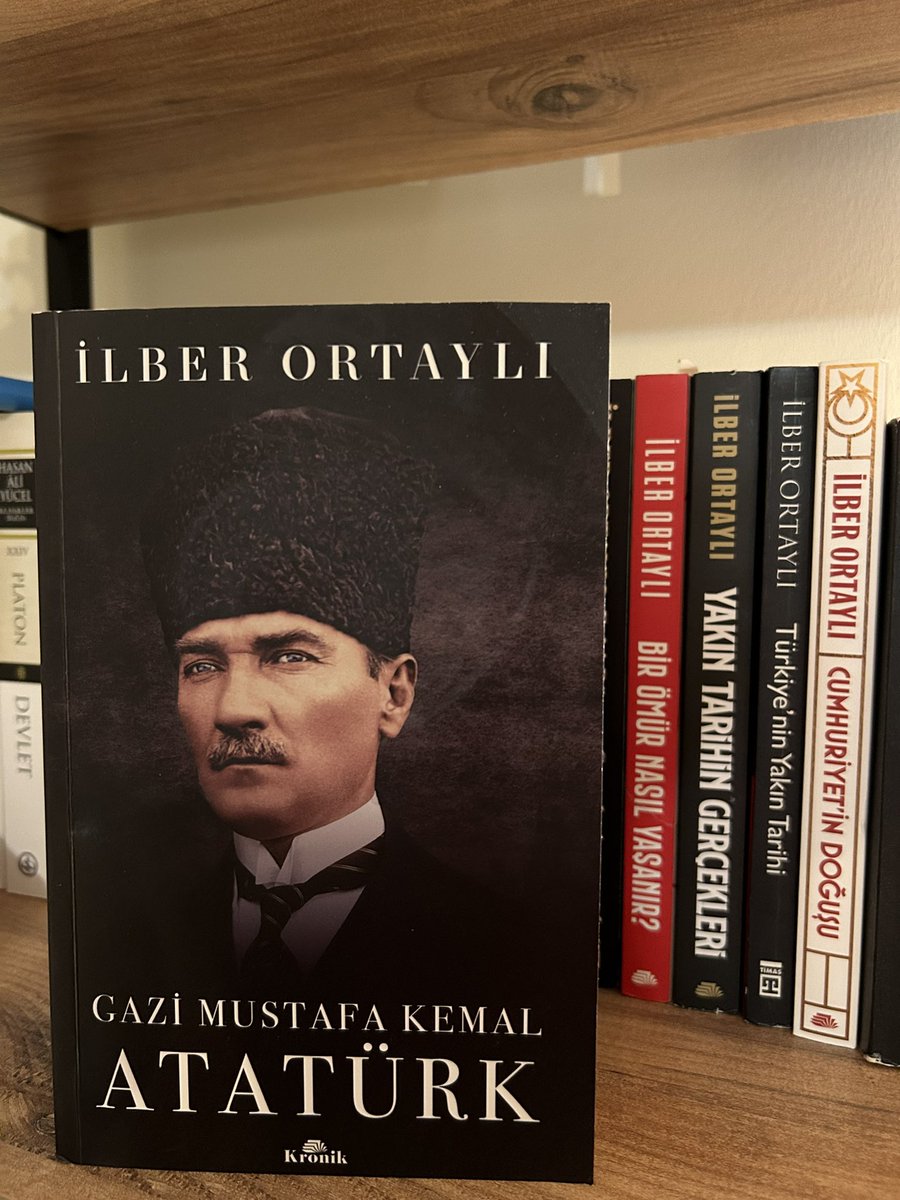 Sen sadece Türk milletinin değil, tüm dünyanın gıptayla baktığı, fikirlerinin benimsendiği ve hayranlık duyulan bir lidersin..🇹🇷
Bize kazandırdıkların için sonsuz teşekkürler.. Ruhun şad olsun. 
Saygı, minnet ve çok büyük özlemle..🇹🇷♾️❤️ #Atatürk #10Kasım1938