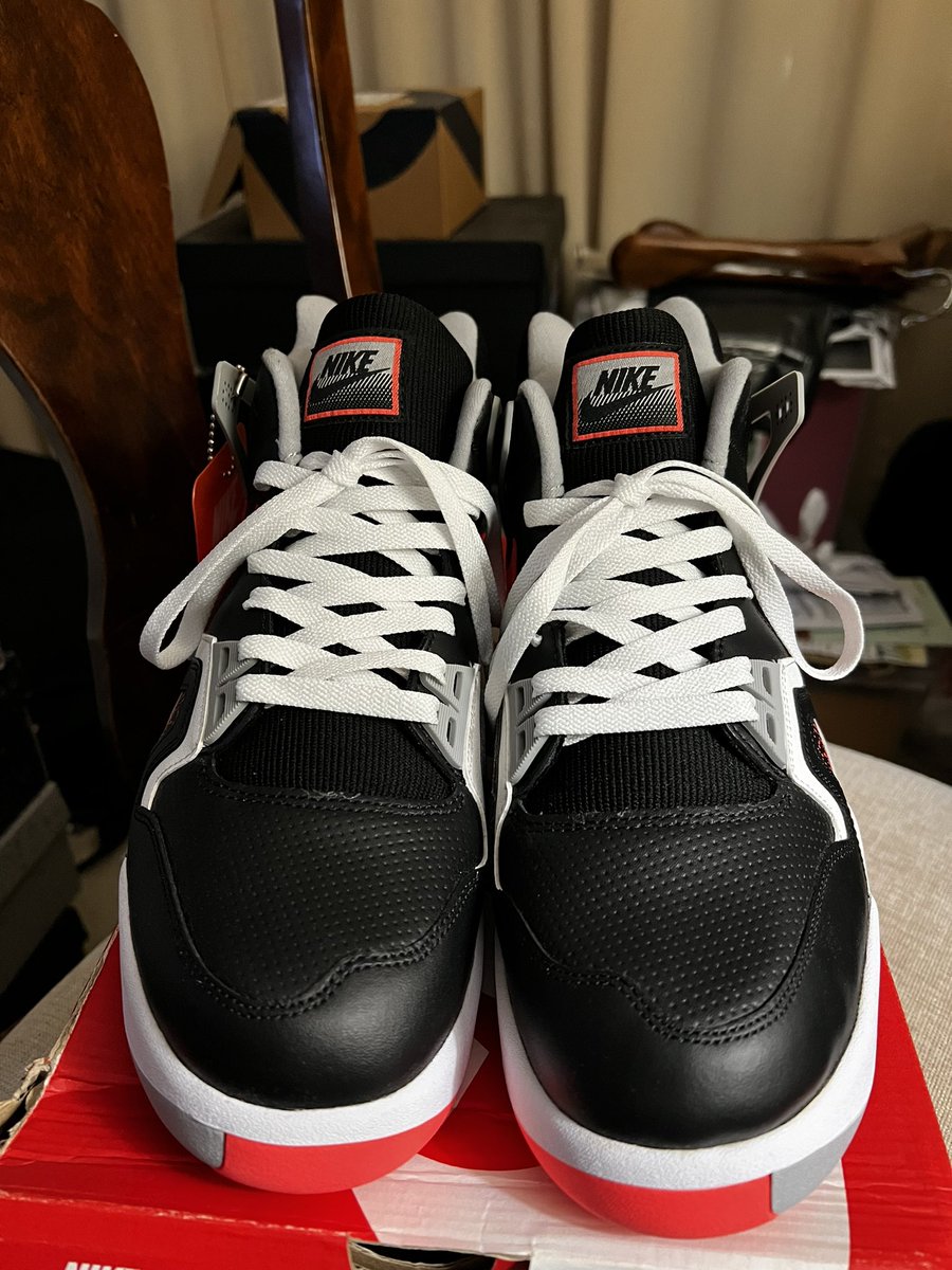 BornAmbition80's tweet photo. Mail drop…. #AirTechChallenge2 🥶 #SneakerHead👟 https://t.co/pjJoXatdWN