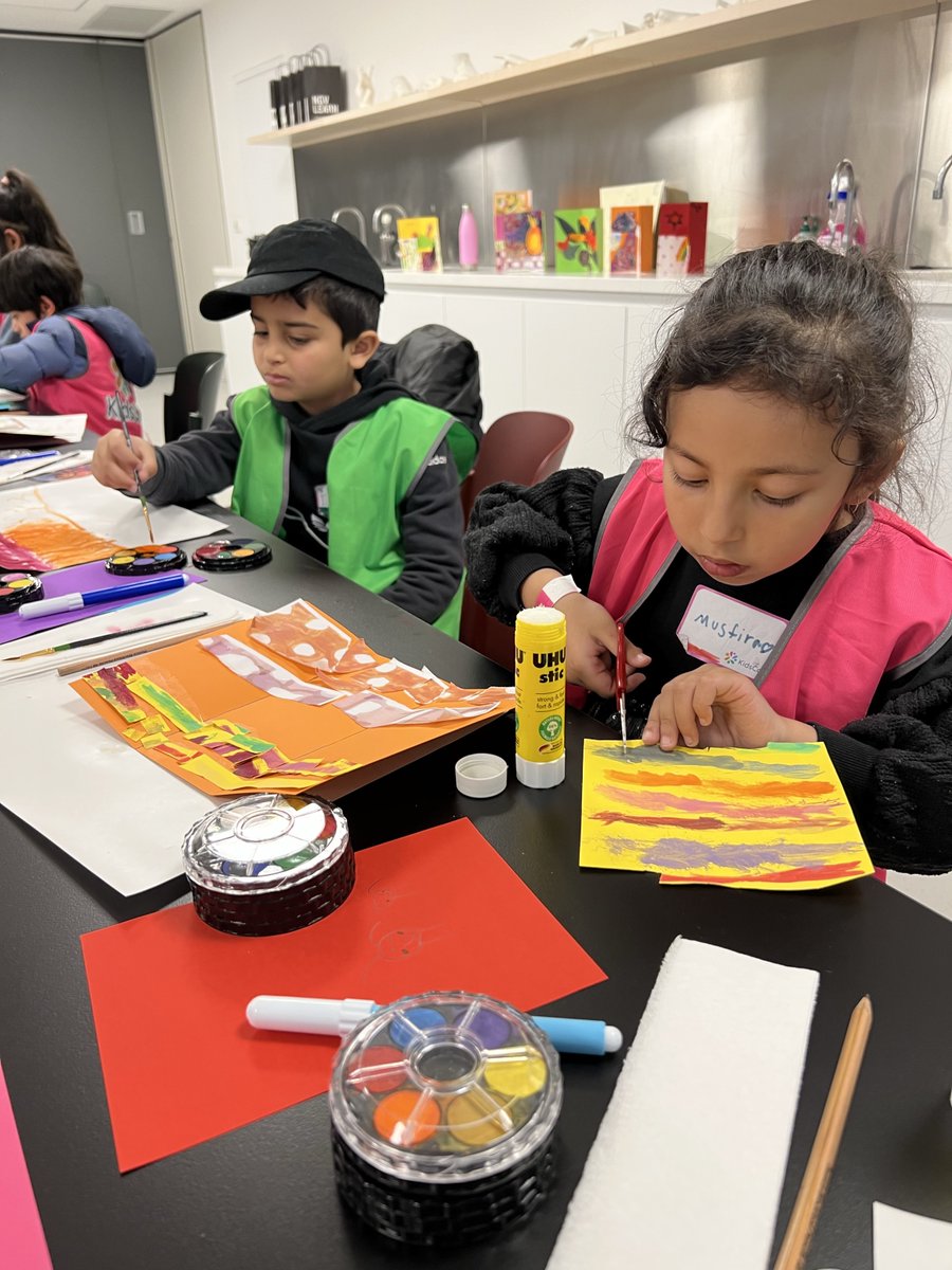 ACCIONA_AU's tweet image. It’s #InclusionAtWorkWeek 2023 and at ACCIONA we recognise the challenges of balancing work and family. Through our collaboration with @KidsCo our employee&apos;s children can participate in our vacation care program during school holidays -this one included an excursion to the NGV.