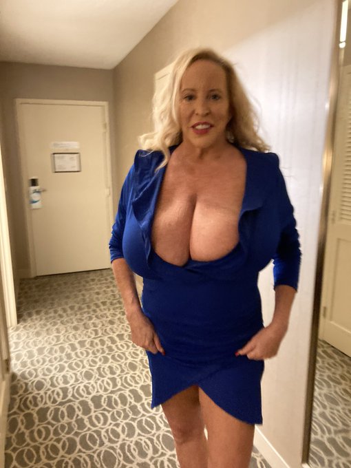 Going to Pittsburgh, and to New York at the end of November for serious inquiries of our private shows<a href="/tag/europedichan"class="tags"><span>#europedichan</span></a>