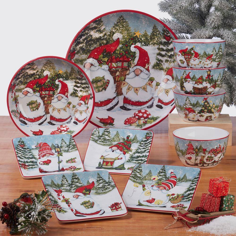 Great holiday bowl and plate set. #holidaybowl #holidaydinner #gnomes #holidayseason