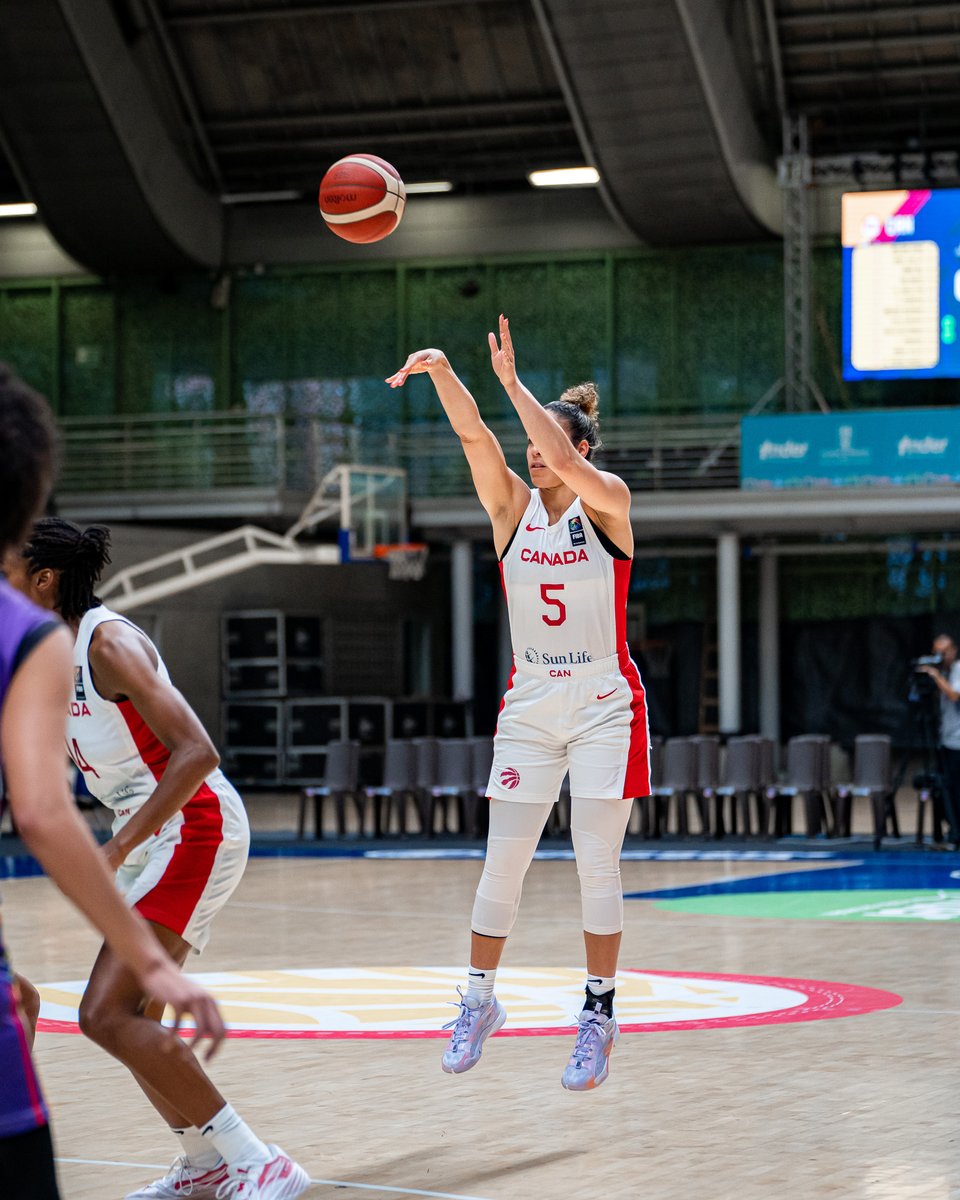 CanBball's tweet image. Kia Nurse leading the way in this opening half for 🇨🇦with a team-high 10 points on 4-9 FG 😤

#POQT #SWNT