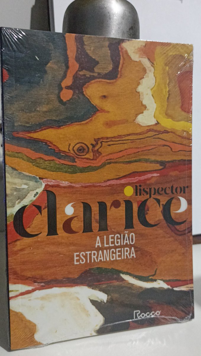 studybubs's tweet image. um pacotinho feliz no meio dessa semana infernal (como se não fosse o livro do próximo vestibular, mas tudo bem