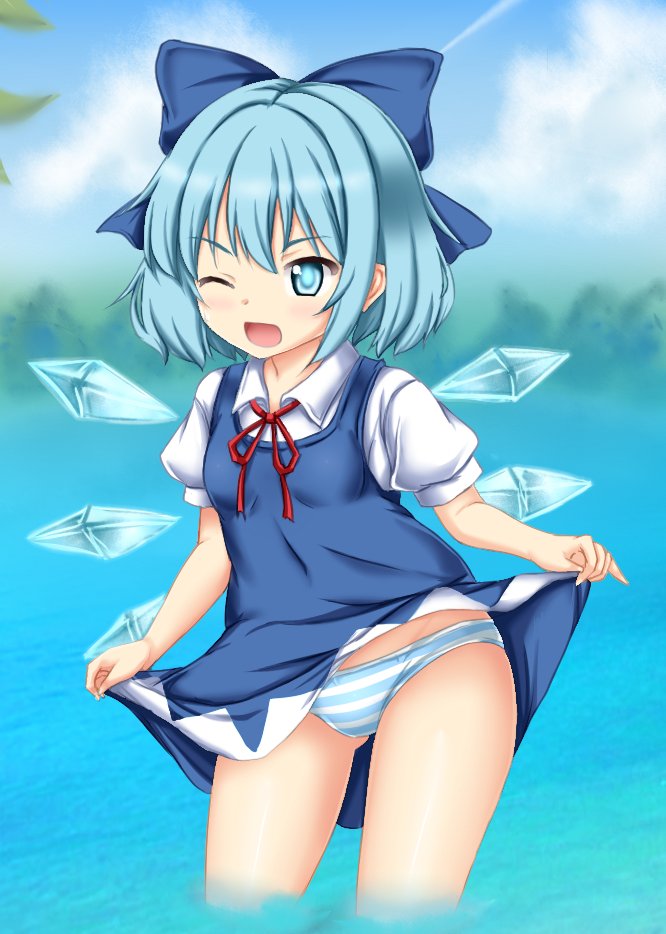 湖で遊ぶチルノちゃん 