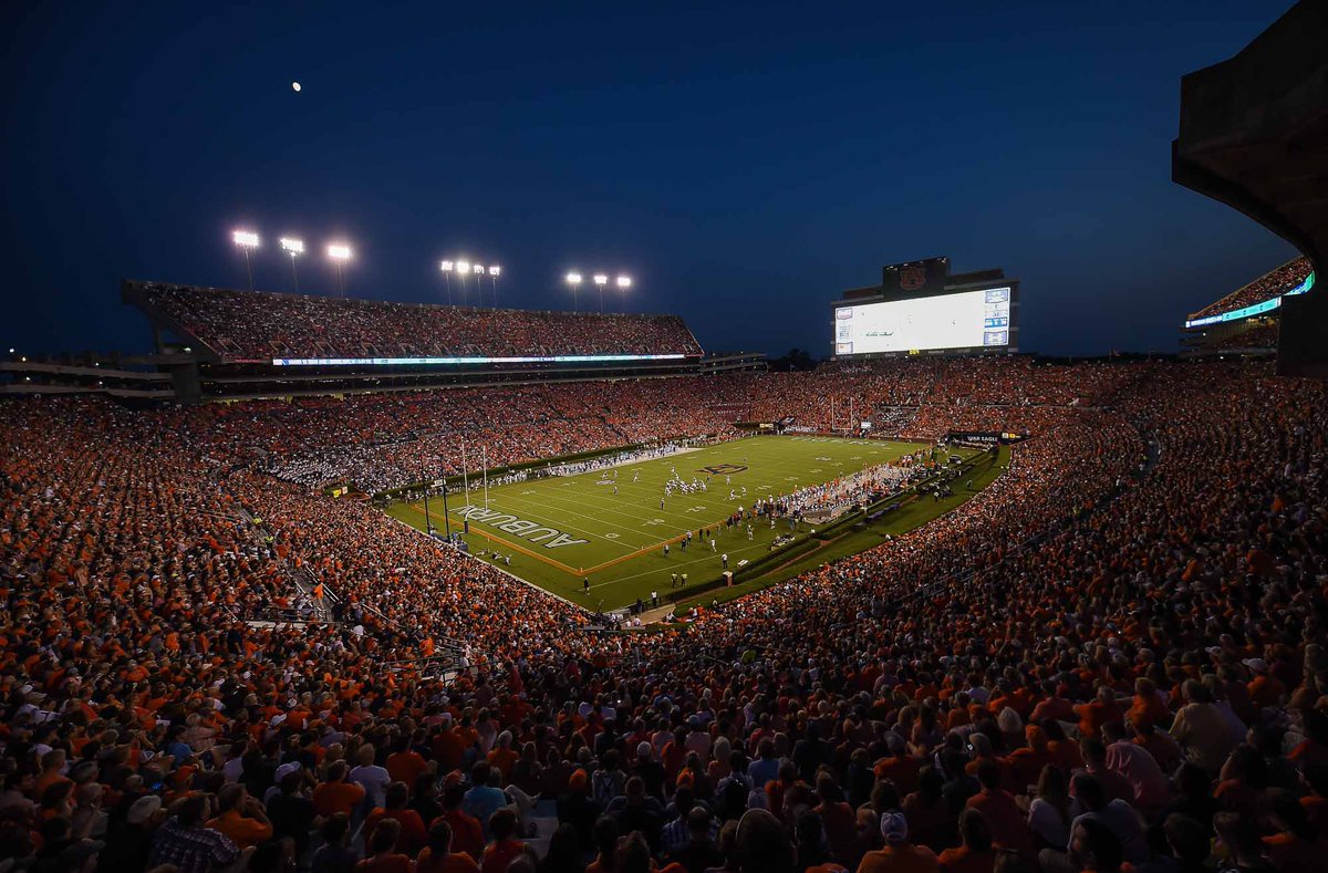 After a amazing talk with @CoachThornton61 I am beyond blessed to receive an offer to the University of Auburn go Tigers!! #Deth @AuburnFootball @JLeeAULive @AaronPittardAU @SnowCollegeFB @ZacErekson @TreverMcFalls @romeotiumaluu @JUCOFFrenzy @JuCoFootballACE @ColePinkston