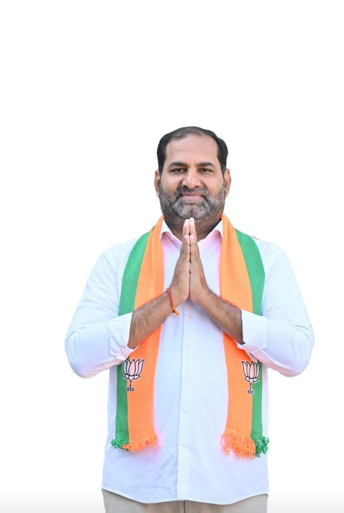 SureshReddy4BJP's tweet image. 🙏మిత్రులకు కార్యకర్తలకు నమస్కారం🙏...........

పెద్దపల్లి నియోజకవర్గంలో గత10 సంవత్సరాలుగా నాకు తోచిన విధంగా ప్రజలకు సహాయం చేస్తూ, ప్రతీ ఒక్కరికీ అందుబాటులో ఉంటూ, అందరి కష్ట సుఖాల్లో పాలుపంచుకుంటూ , ప్రజలకు మరింత సేవ చేయాలనే ఉద్దేశ్యంతో భారతీయ జనతా పార్టీలో చేరి MLA గా పోటీచేసి…