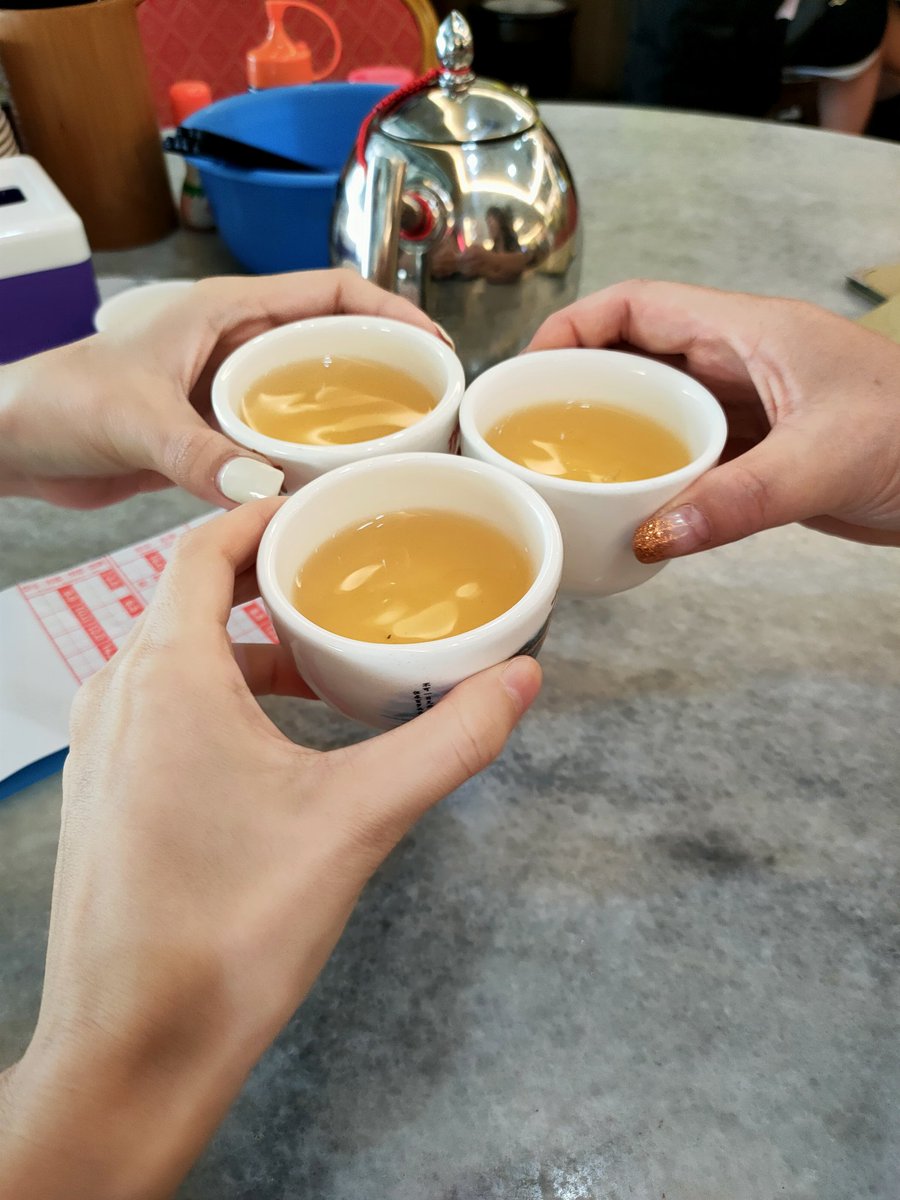 ChocoYining's tweet photo. @Nangoku_ETH マレーシアへようこそ！💫
お茶で乾杯！笑
新しく引っ越した@MechcraftWorld のスタジオに遊びに来ていただき、ありがとうございます❤️
色々お話しができてて、本当に楽しかったです！
今後、プロジェクトはもちろん、またWeb3女性として、一緒に頑張りましょう！😍💪✨ https://t.co/u9Kp3SqCq0