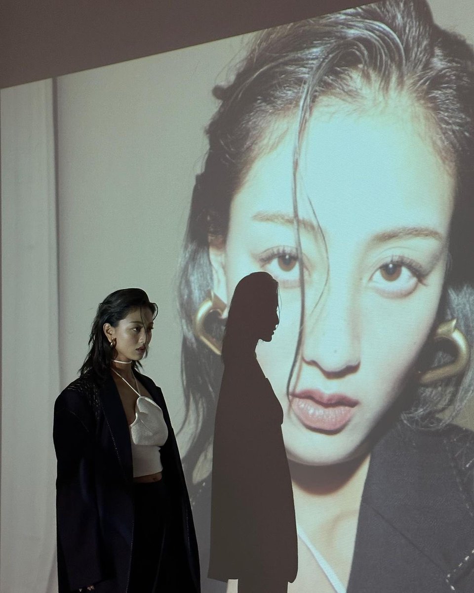 jihyosource's tweet photo. behind every successful woman is herself https://t.co/iDlC5gSwWB