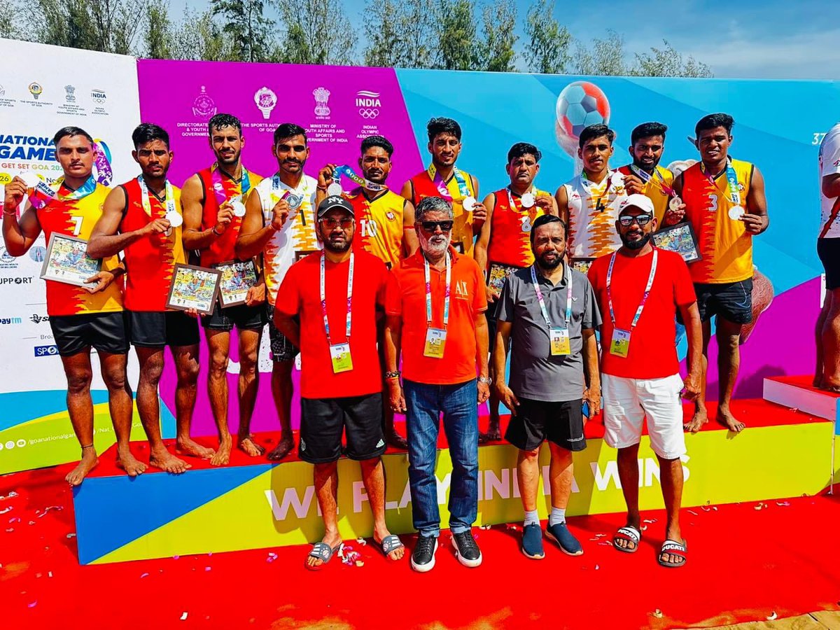 RajHandballAsso's tweet photo. Today is a historic day for Rajasthan Handball.🤾 

Rajasthan men Beach Handball Team performed superb in all the matches and won silver medal for Rajasthan at 
37th National Games Goa from 5 - 9 Nov 23.

RSHA congratulate to all team members and officials. https://t.co/0vy7yiGXH3