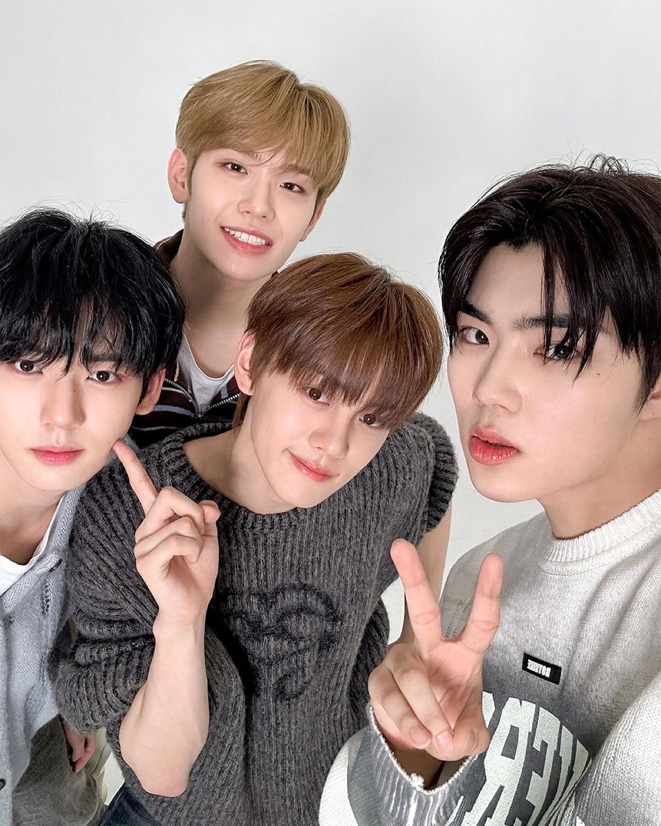 DOUBLEBASEONE_'s tweet photo. [📷] zb1official instagram update 

“🍚🍱🥘”

#ZEROBASEONE #ZB1
#제로베이스원 
@ZB1_official https://t.co/r70OGtlBGr