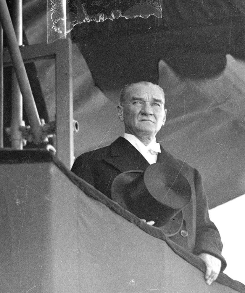 Aramızdan ayrılışının 85. Yılında Ulu Önder Mustafa Kemal Atatürk’ü saygı, sevgi ve rahmetle anıyoruz. Her geçen gün artan özleminle, sonsuza dek kalbimizdesin ATAM… 🤍