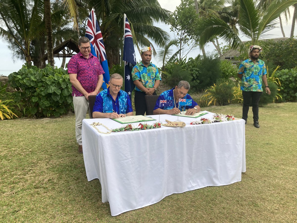 BREAKING Australia, Tuvalu sign new treaty which could reshape Australia’s ties with small Pacific island states. Citizens from Tuvalu can gradually resettle in Australia via a visa stream- 280 a year. Australia has effective veto power over Tuvalu’s security arrangements