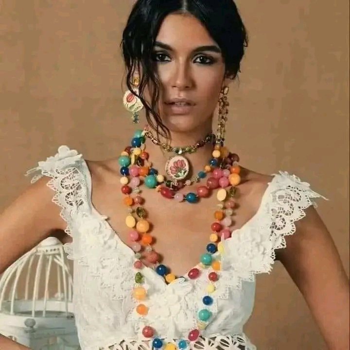 native_501's tweet image. She is looking so gorgeous 😊🖤
Say... "Yes or No