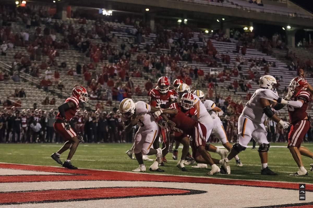 SouthernMissFB's tweet photo. 3⃣ 𝗖𝗔𝗟𝗟𝗘𝗗 𝗚𝗔𝗠𝗘 

🟨 158 rushing yards
🟨 170 all purpose yards
🟨 3 touchdowns 

@stn_2lit | #SMTTT https://t.co/ELFSBQfhvm