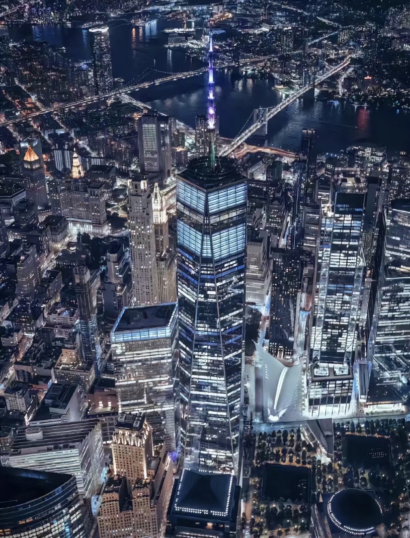arrapot18's tweet image. I enjoyed standing high above the streets of New York, seeing the neat avenues and tall buildings, and feeling the lights of Manhattan at nightfall #United States of America #United States of America