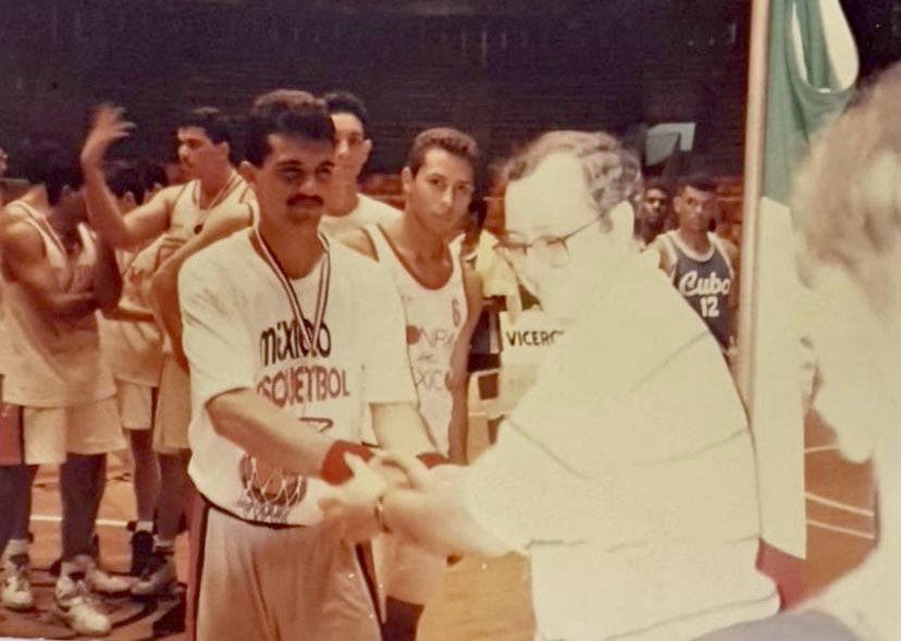 #Sonora La “garra”del basquetbolista Julio César Willis representó a #Sonora y a #Mexico .En 1992 cuando ganó la medalla de oro en el centroamericano en Panamá y mejor anotador en la final <a href="/CODESONoficial/">CODESON Oficial</a> Es candidato a estar en los inmortales del Salón de la Fama del Deportista