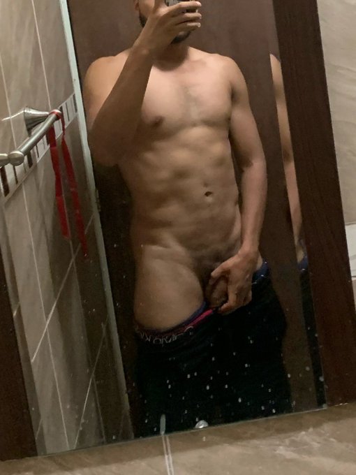 Thinking about u, would u suck it? Full on my of 😉 https://t.co/pdtB86B935