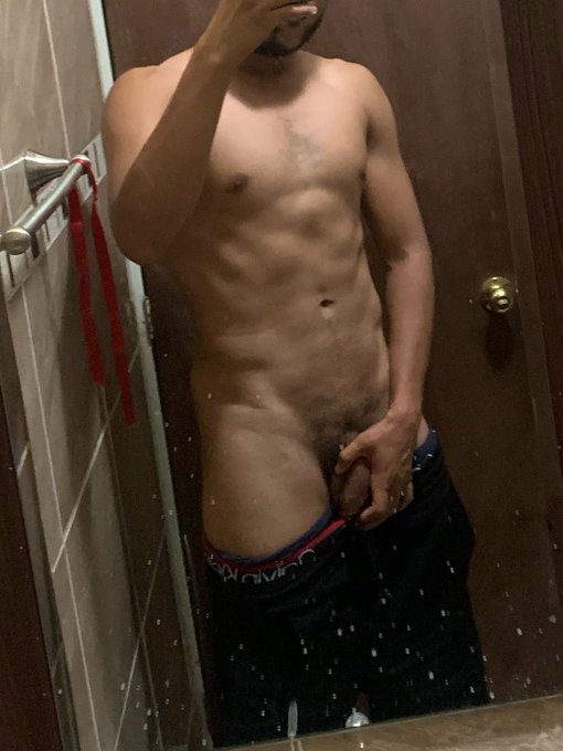 Thinking about u, would u suck it? Full on my of 😉 https://t.co/pdtB86B935