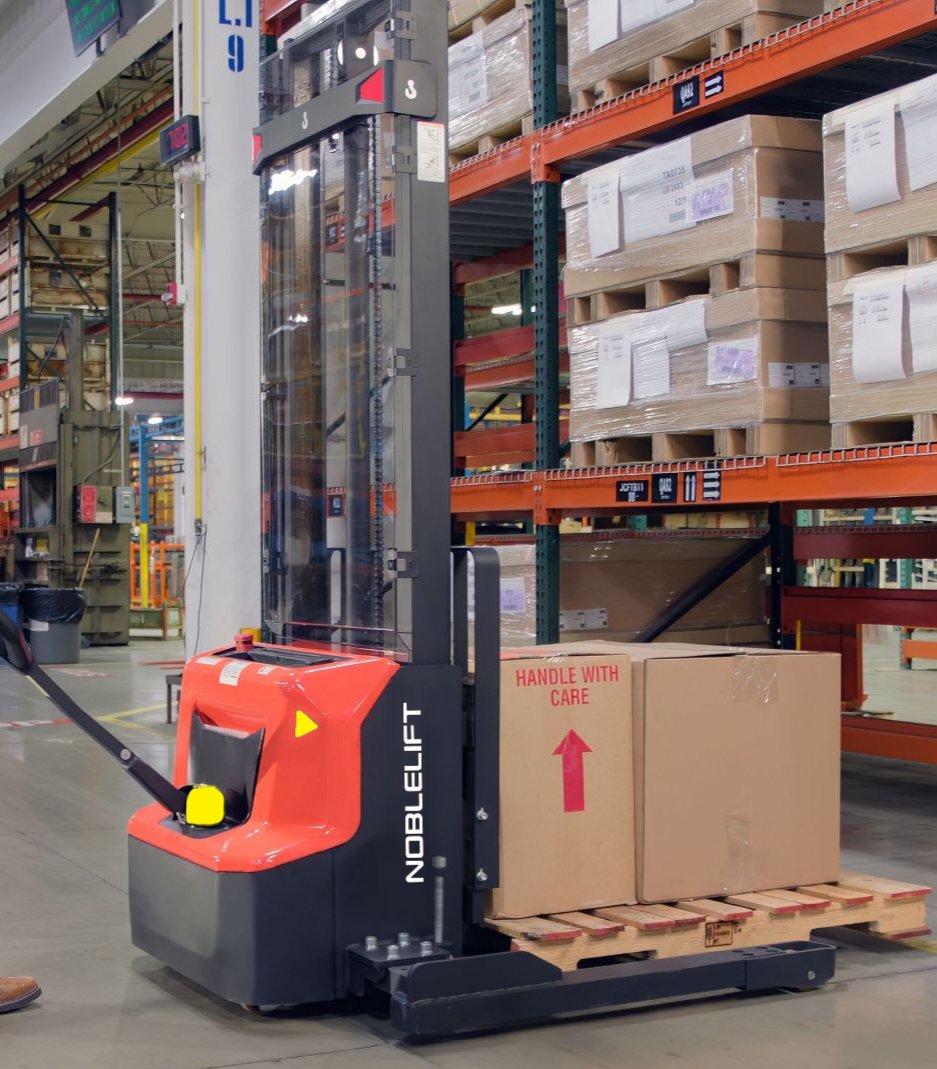 DonofNoblelift's tweet photo. The PSE26NSL EDGE Series Full Electric LITHIUM Walkie Straddle Stacker, 2600lb cap., 63” to 142” Lift, 2 hr. rapid charging, on-board charger, center drive wheels, USB ports, keyless pin code/RFID access, with dual stability casters.
#noblelift #straddlestackers https://t.co/up3H1FzpqW