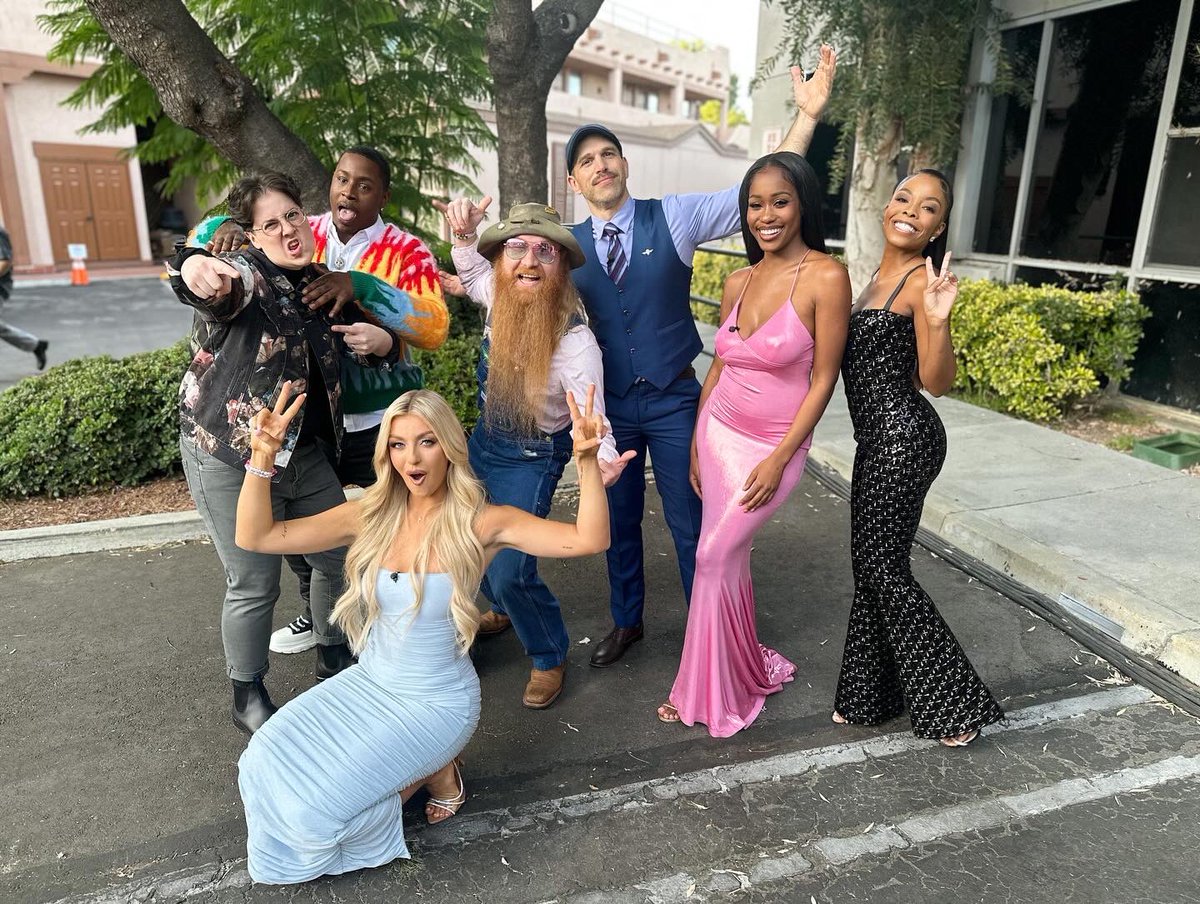 You know it’s finale night when all the HG’s are back! Let’s see what they have to say about the season. #BB25 concludes tonight! 👀👀