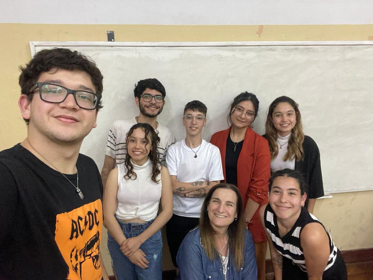 Alcanzamos nuestro primer punto de parada de este viaje que comenzó en el mes de septiembre con nuestro encuentro  en modalidad virtual con <a href="/mirkap/">mirkap💚#mutacionesdidacticas #didacticatransmedia</a>, continuando con este camino indisciplinado, junto con los profesorados de Economia y Administración, y Biología.
Aquí estamos.